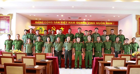 KHAI GIẢNG LỚP BDPX19 - BỒI DƯỠNG, CẬP NHẬT KIẾN THỨC MỚI, KIẾN THỨC NÂNG CAO CHO PHÓ TRƯỞNG CÔNG AN CẤP XÃ TẠI TỈNH KHÁNH HÒA