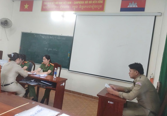 TỔ CHỨC THI KẾT THÚC MÔN TIẾNG VIỆT SƠ CẤP 2 CHO KHÓA QTC05