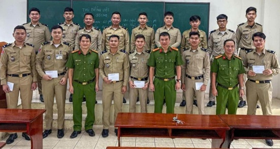 GẶP MẶT, CHÚC MỪNG HỌC VIÊN KHÓA QTC04 NHÂN NGÀY QUỐC KHÁNH CAMPUCHIA