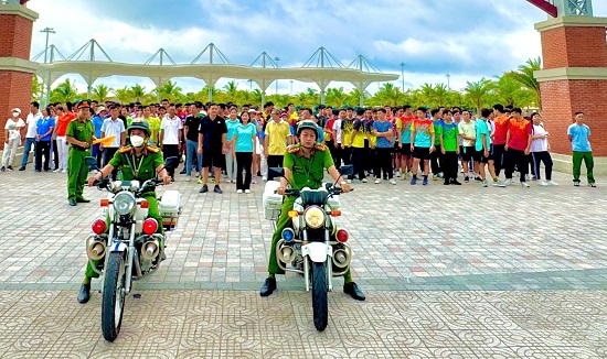 HƯỞNG ỨNG GIẢI CHẠY “CHUNG MỘT QUYẾT TÂM XÂY DỰNG XÃ, PHƯỜNG KHÔNG MA TÚY”